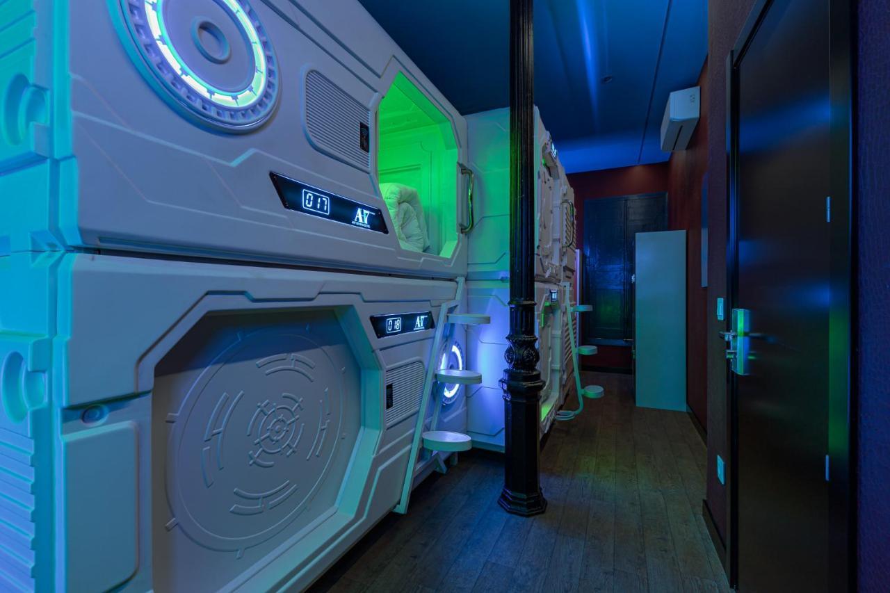 Art Seven Hostel Capsules มาดริด ภายนอก รูปภาพ