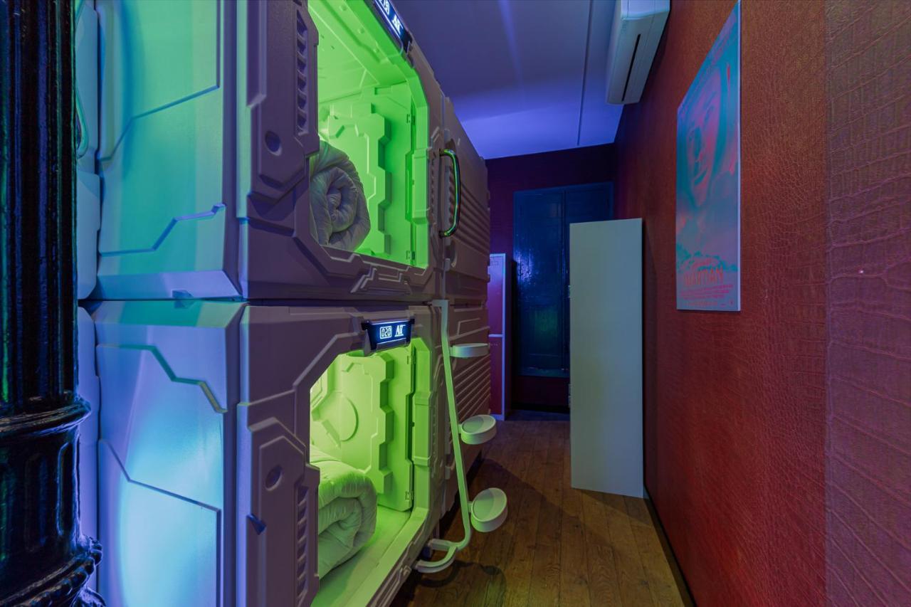 Art Seven Hostel Capsules มาดริด ภายนอก รูปภาพ