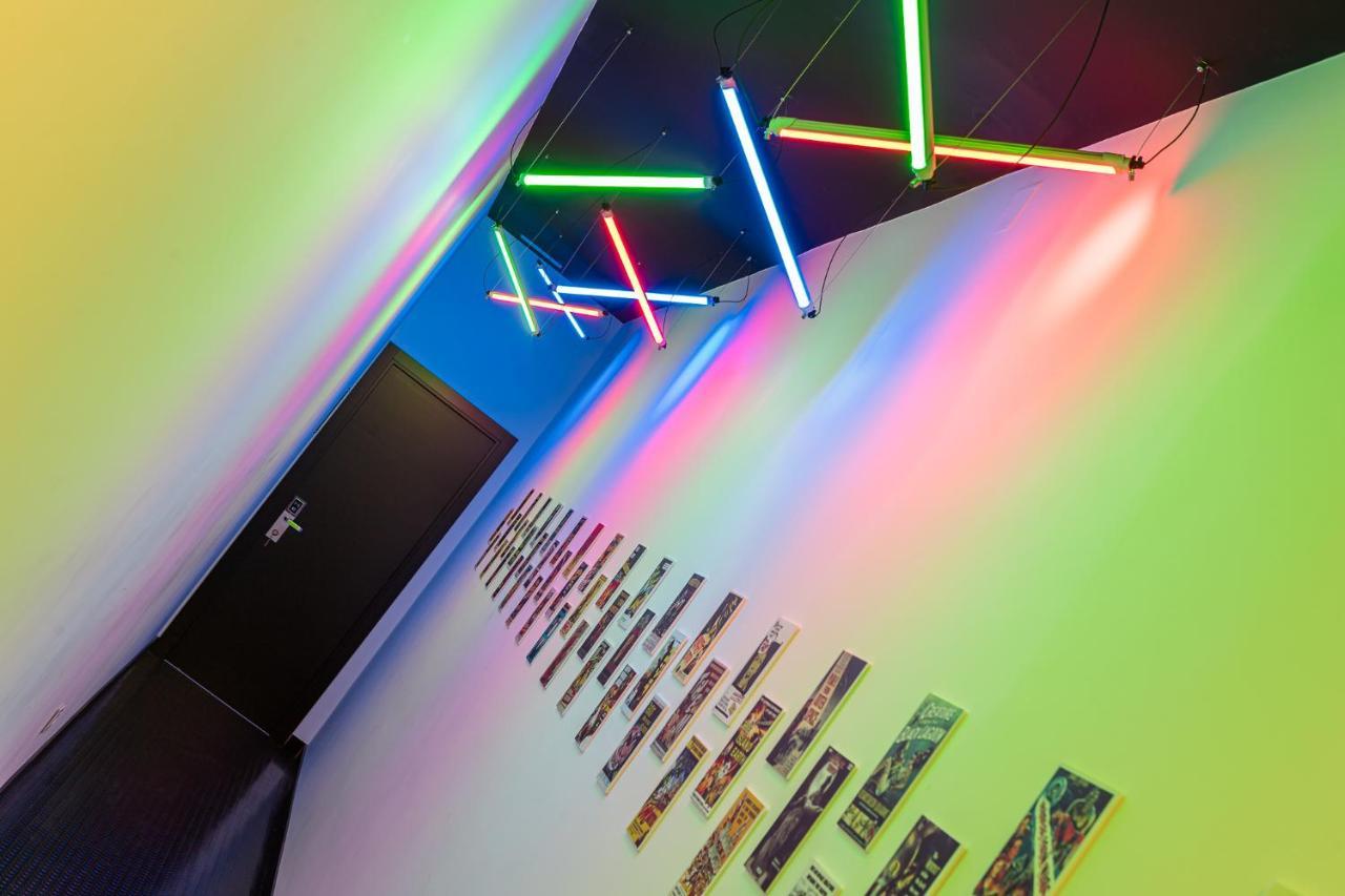 Art Seven Hostel Capsules มาดริด ภายนอก รูปภาพ
