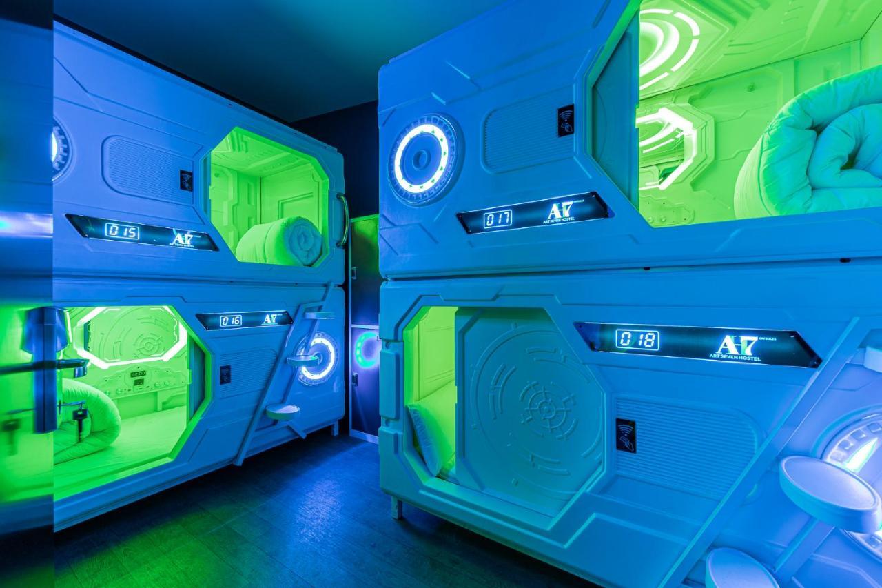 Art Seven Hostel Capsules มาดริด ภายนอก รูปภาพ