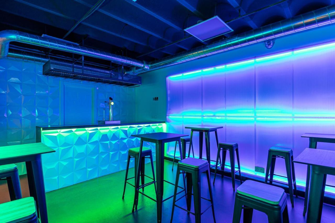 Art Seven Hostel Capsules มาดริด ภายนอก รูปภาพ