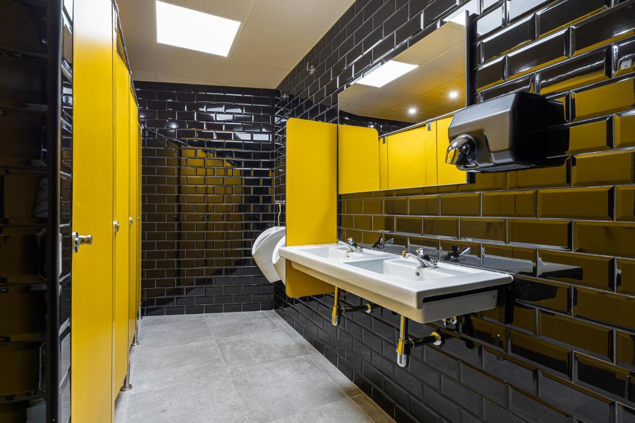 Art Seven Hostel Capsules มาดริด ภายนอก รูปภาพ