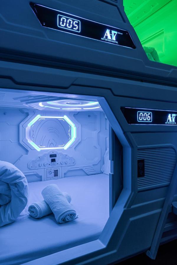 Art Seven Hostel Capsules มาดริด ภายนอก รูปภาพ