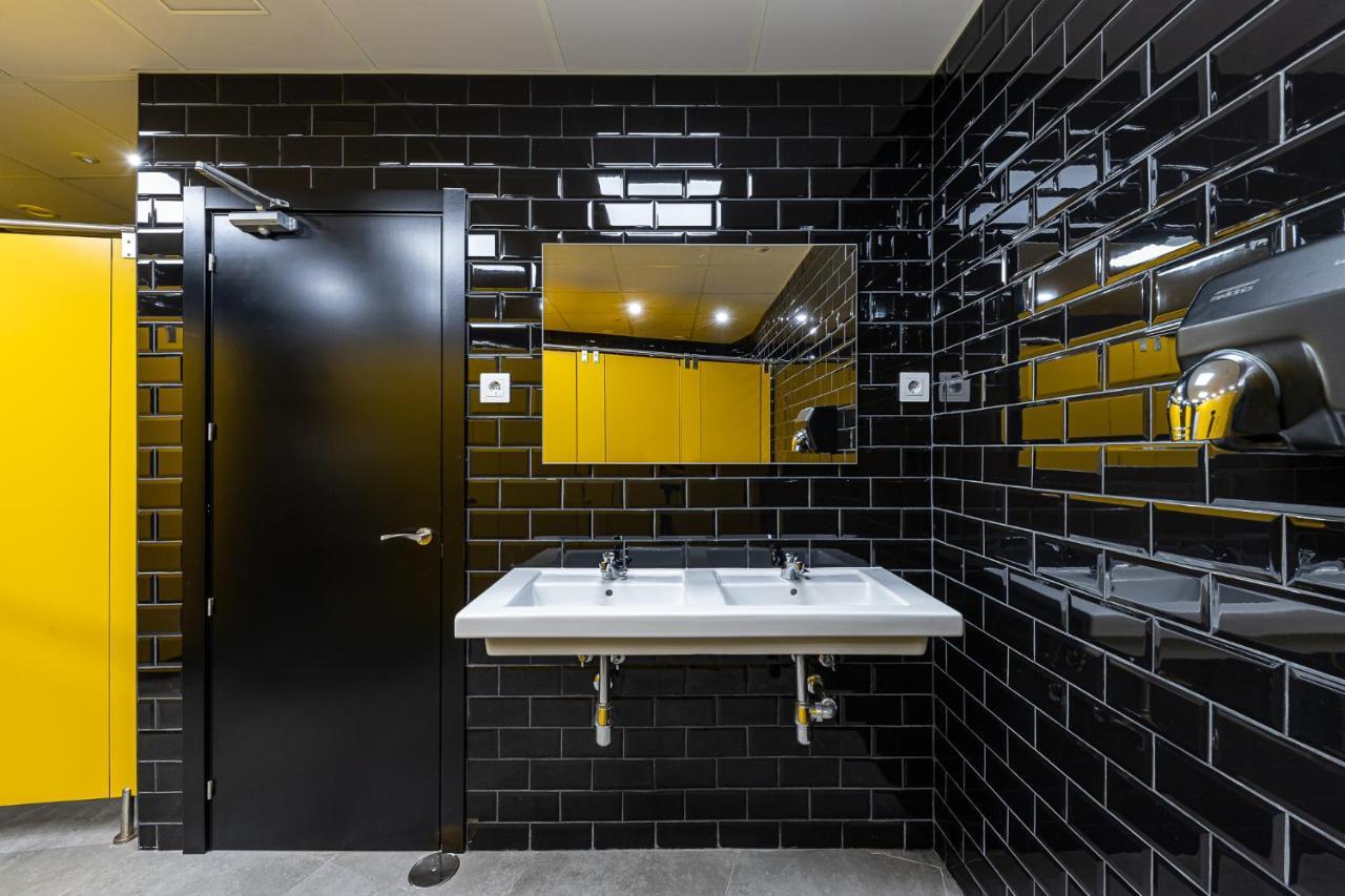 Art Seven Hostel Capsules มาดริด ภายนอก รูปภาพ