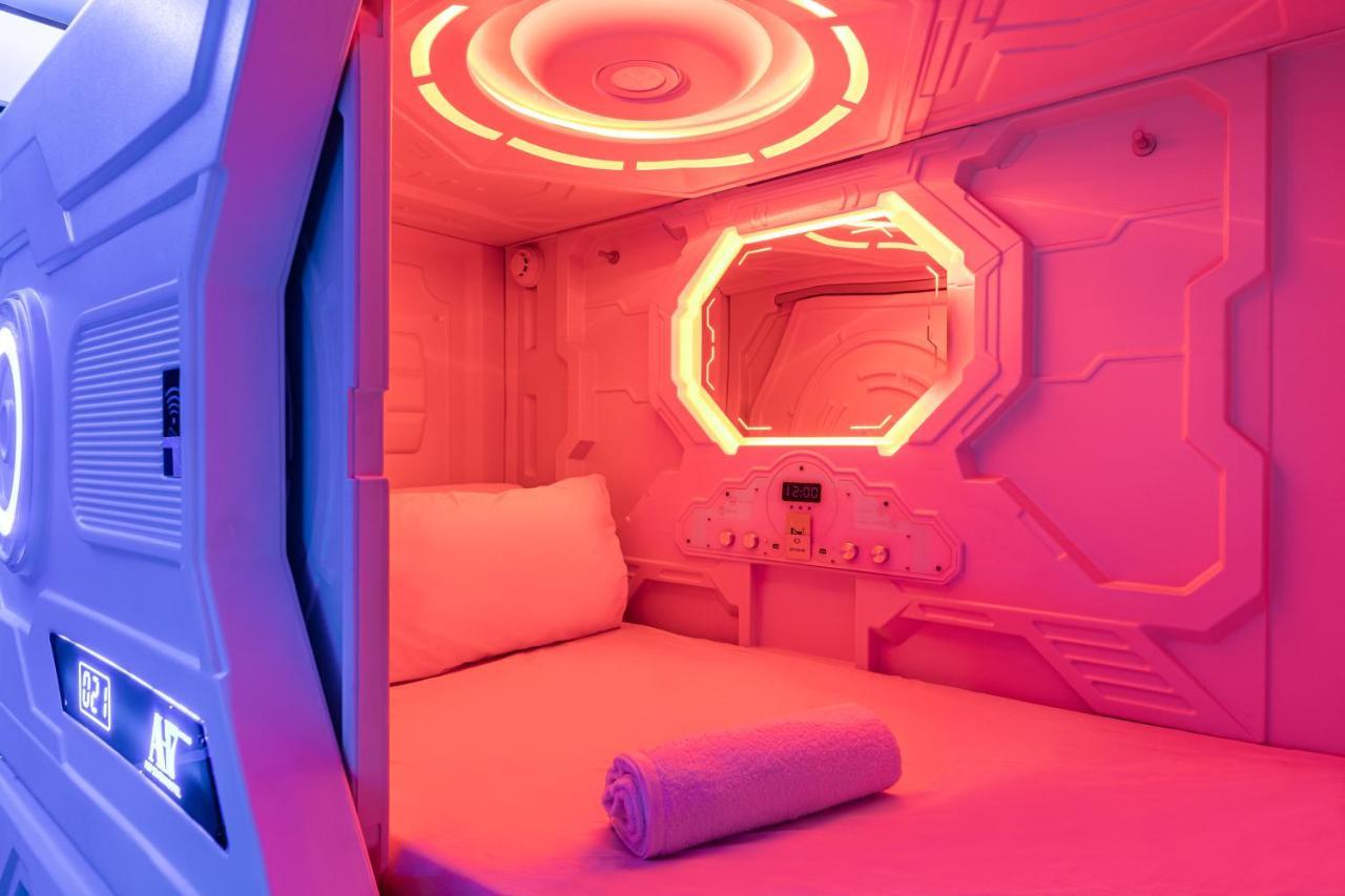 Art Seven Hostel Capsules มาดริด ภายนอก รูปภาพ