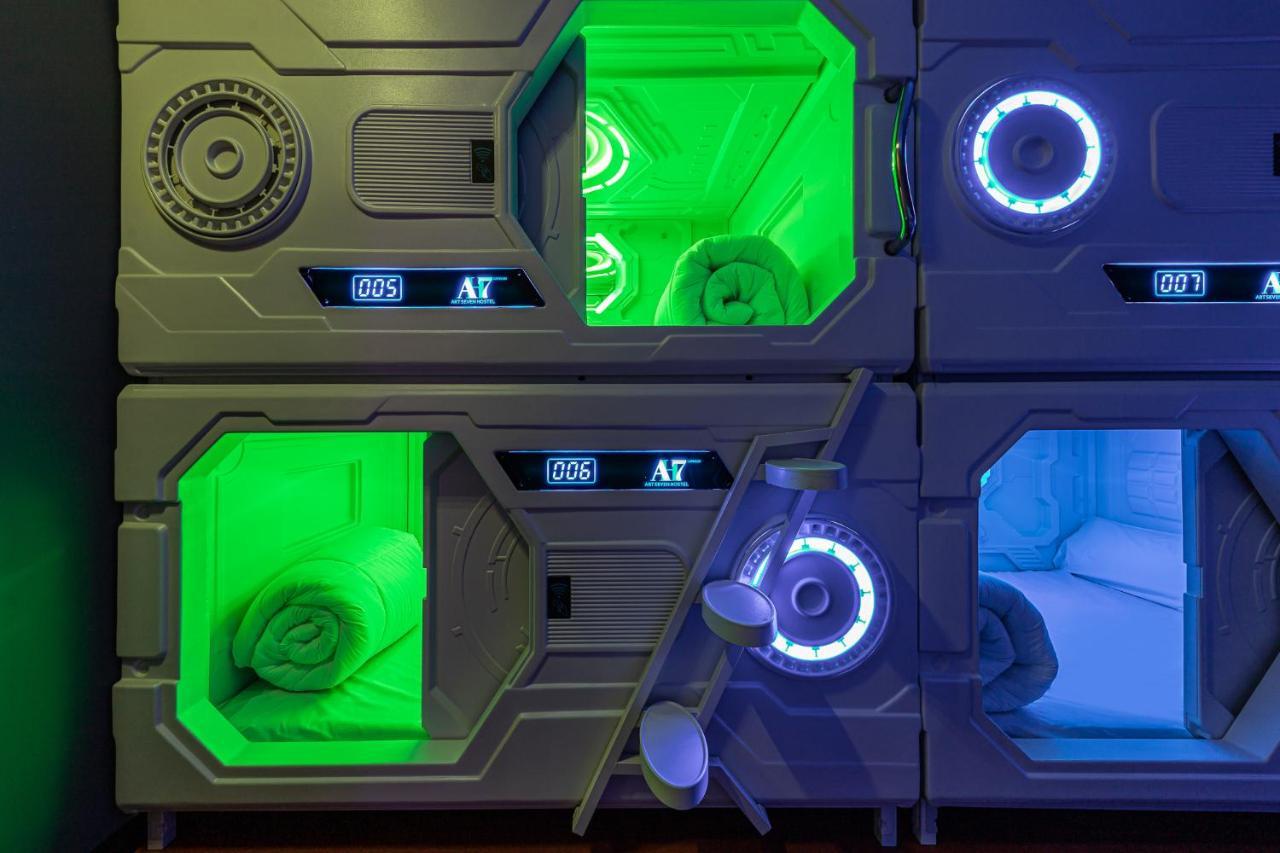 Art Seven Hostel Capsules มาดริด ภายนอก รูปภาพ