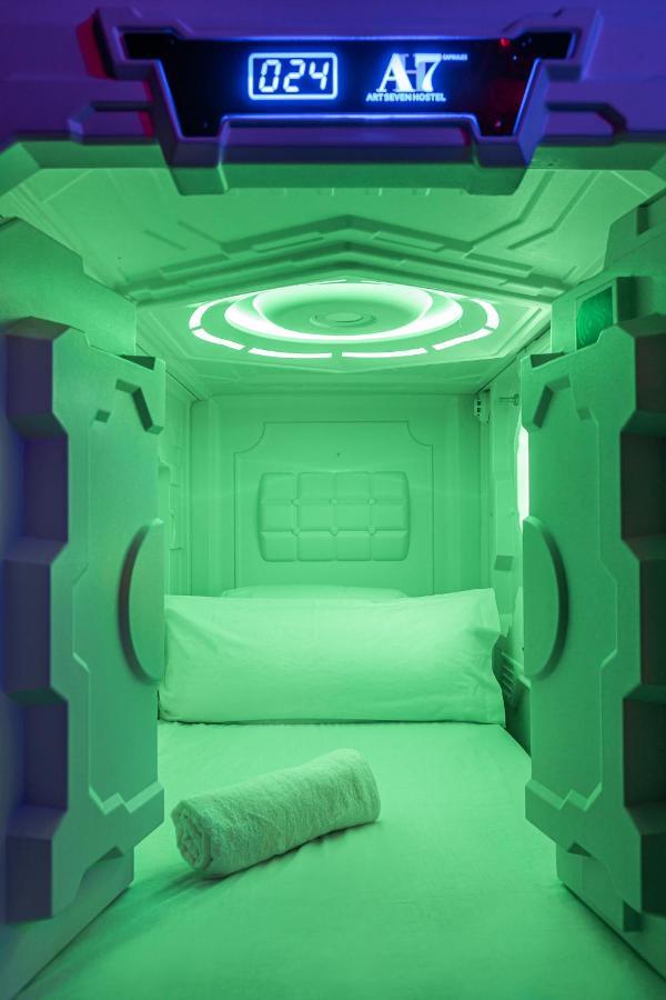 Art Seven Hostel Capsules มาดริด ภายนอก รูปภาพ
